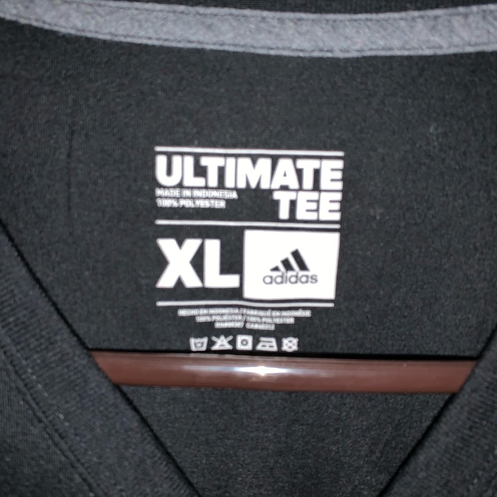 Plain Black Adidas T-Shirt - Picture 2 of 3